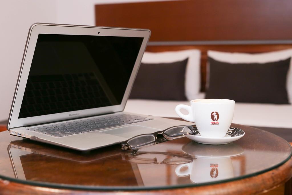 Sea Side Hotel Tel Awiw Zewnętrze zdjęcie